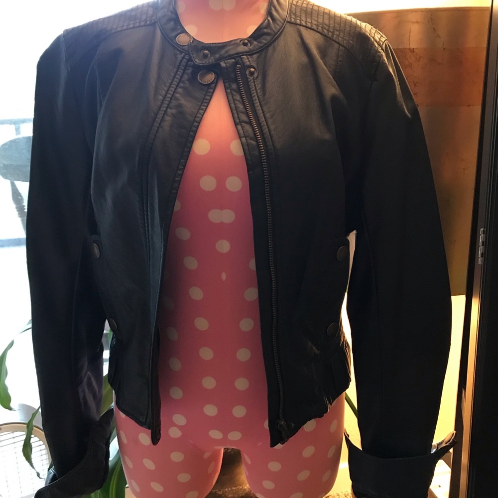 Navy blue cropped jacket